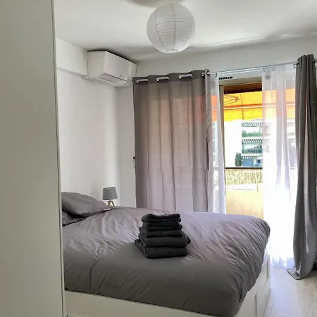 Refait A Neuf Derriere Le Martinez Apartamento